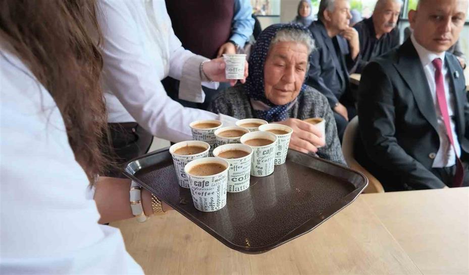 Dünya Kahve Günü’nde vatandaşlara kahve ikram edildi