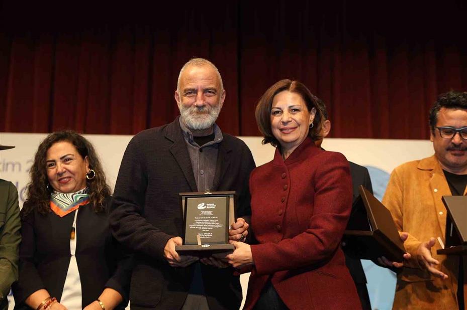 Uluslararası Eskişehir Yunus Emre Edebiyat Şenliği muhteşem bir açılışla başladı