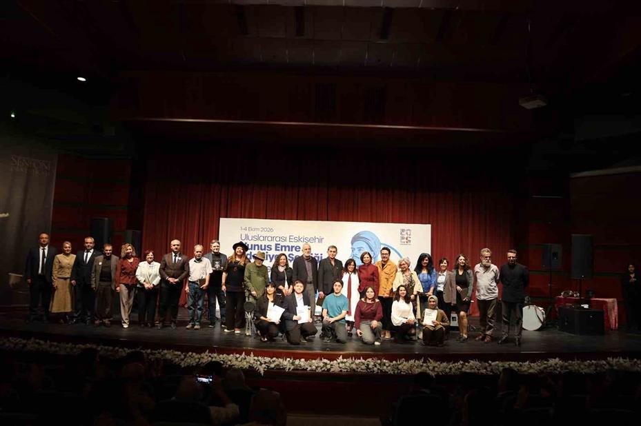 Uluslararası Eskişehir Yunus Emre Edebiyat Şenliği muhteşem bir açılışla başladı