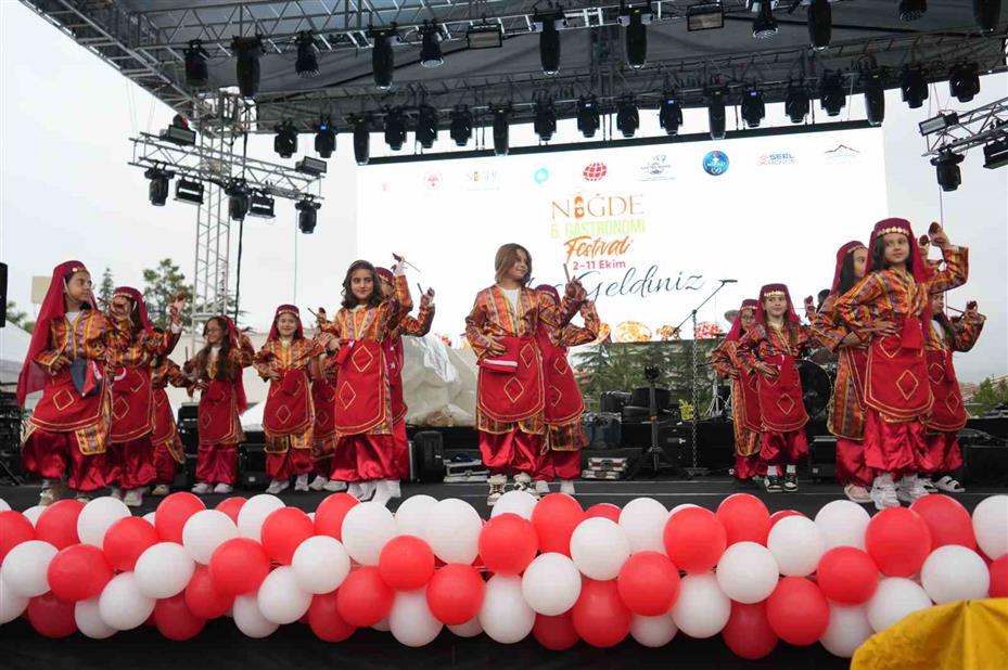Niğde’de 6. Gastronomi Festivali kortej yürüyüşüyle başladı