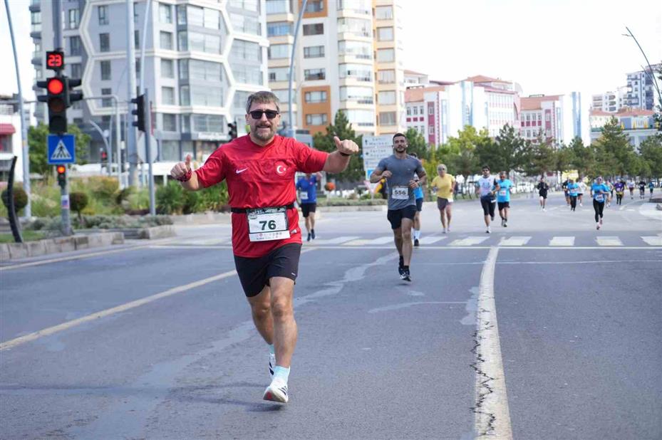 Niğde’de 3. Geleneksel Yarı Maratonu koşuldu