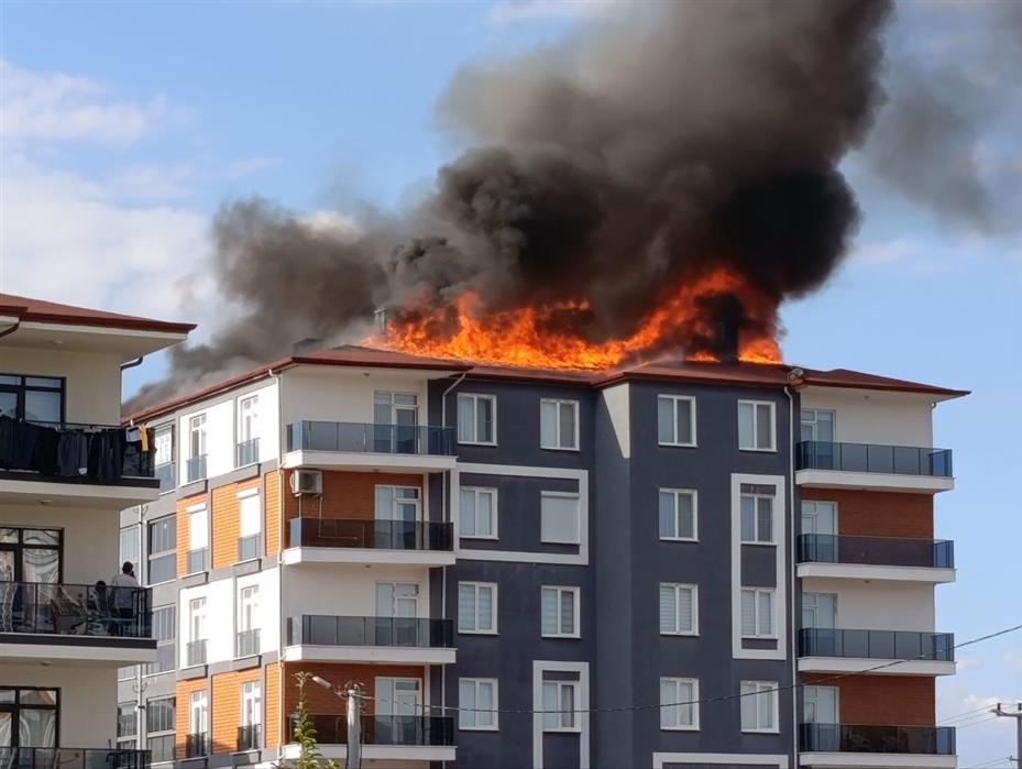 Beyşehir’de yangının ardından apartman sakinleri mağdur
