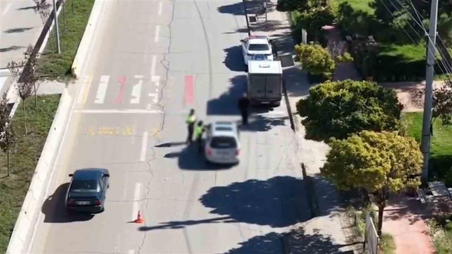Trafikte "koltuk değiştirme" oyunu drona takıldı: 240 bin lira ceza