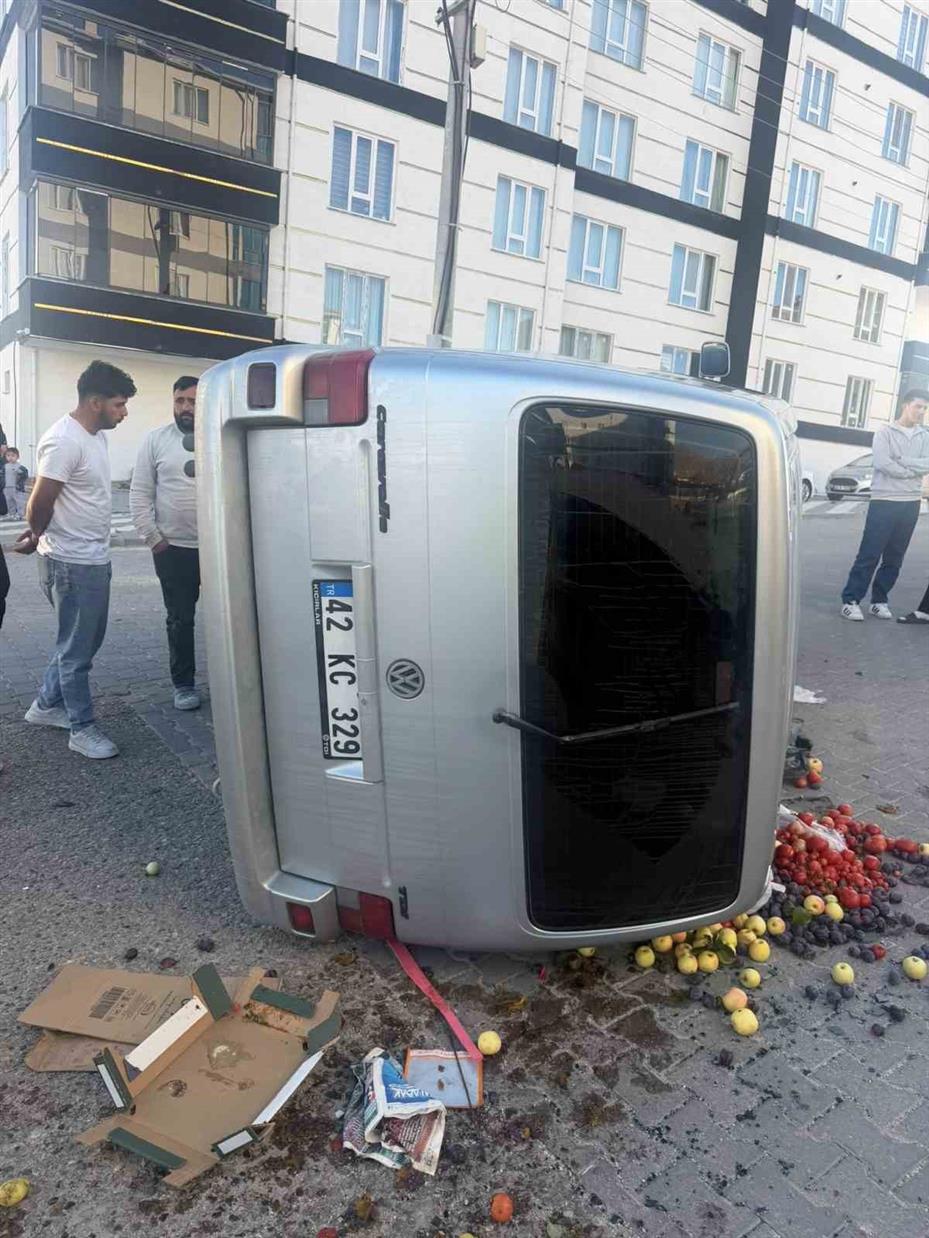Eskişehir’de otomobil minibüsle çarpıştı: 5 yaralı