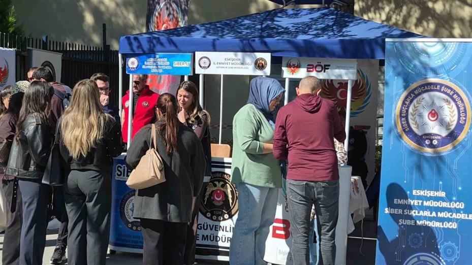 Eskişehir’de üniversite öğrencilerine siber güvenlik bilgilendirmesi yapıldı