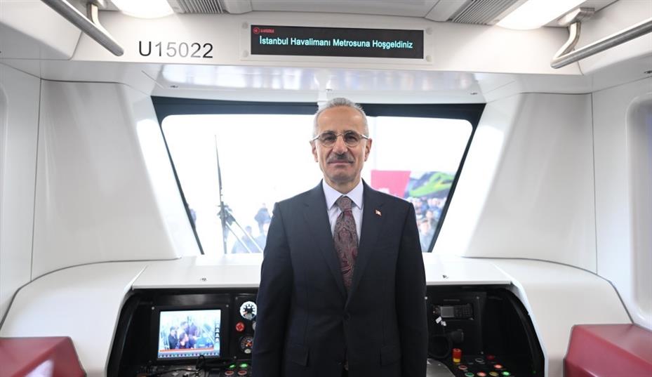 Ulaştırma Bakanlığı’nın raylı sistemleri dünya nüfusunun 5’te 2’si kadar yolcu taşıdı