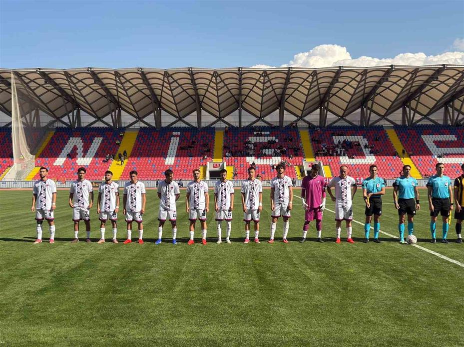 Niğde Belediyespor’dan kadın ve çocuk taraftarlara ücretsiz tribün