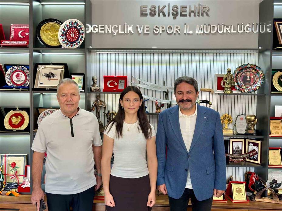 Eskişehirli öğrenci bilek güreşindeki başarısıyla Şampiyonlar Kampı’na katılmaya hak kazandı