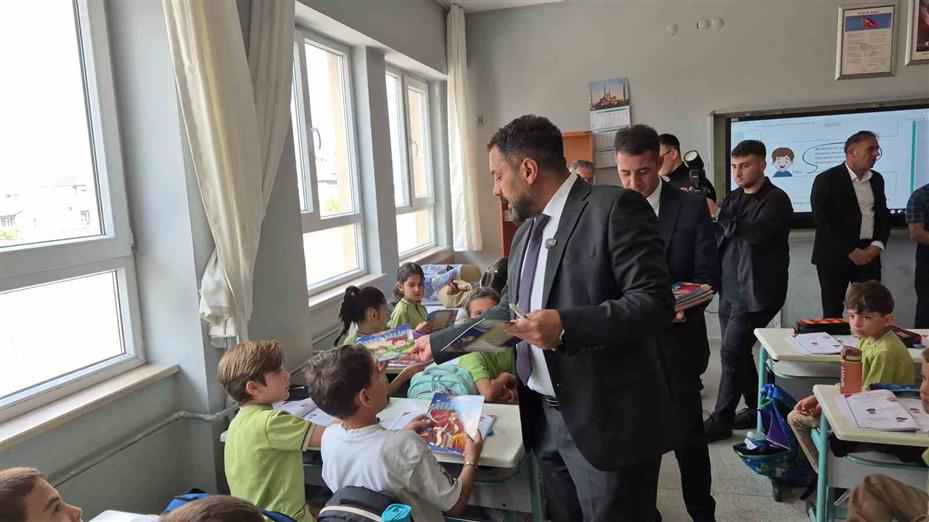 Sınıf başkanı seçim vaadini tuttu: Başkan Ekinci 3-D sınıfıyla buluştu