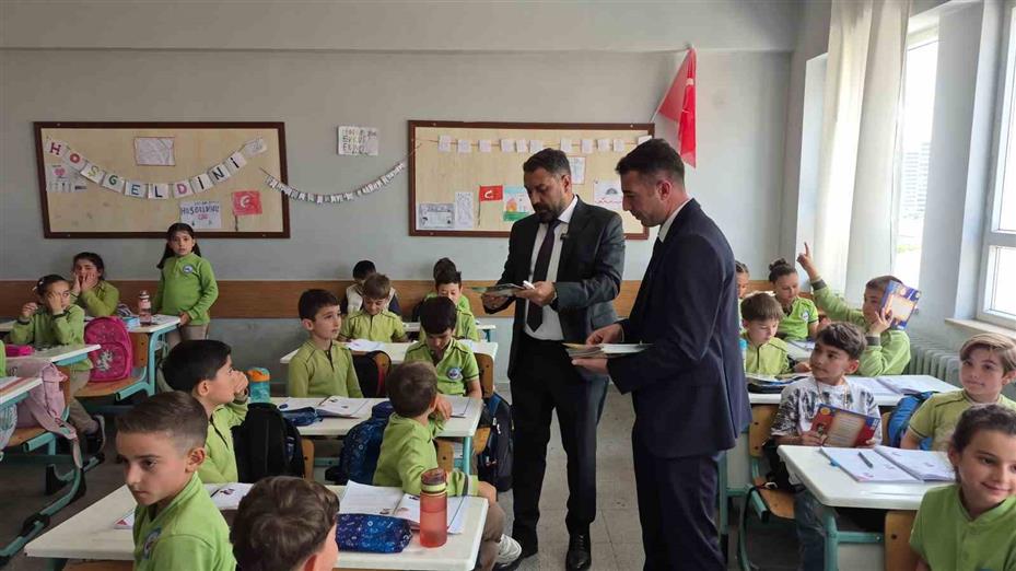 Sınıf başkanı seçim vaadini tuttu: Başkan Ekinci 3-D sınıfıyla buluştu