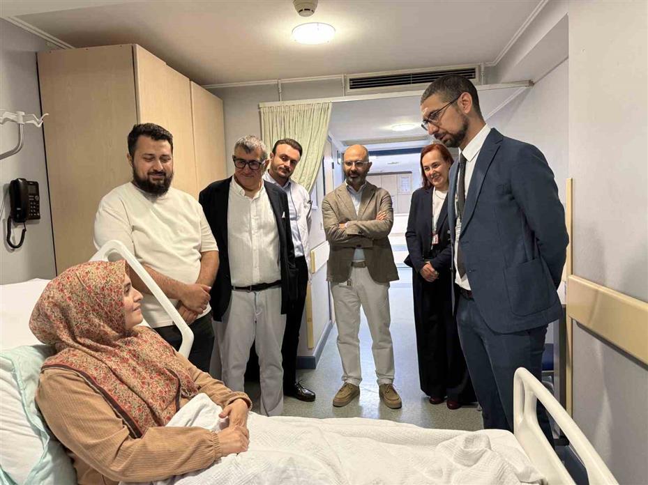 Henüz doğmamış bebeklere anne karnında operasyon gerçekleştirildi