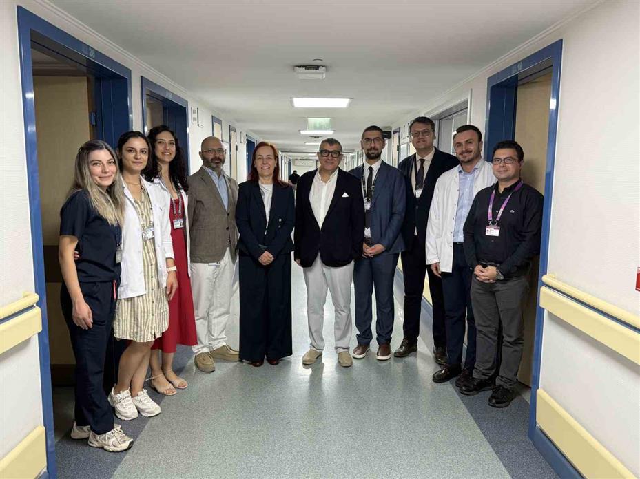 Henüz doğmamış bebeklere anne karnında operasyon gerçekleştirildi