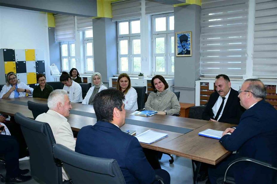 İl Milli Eğitim Müdürü Aydın, öğretmen ve öğrencilerle bir araya geldi