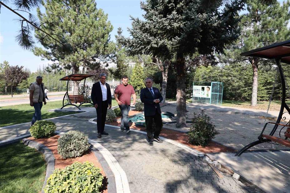 Rektör Prof. Dr. Altun, yapımı devam eden parkı inceledi