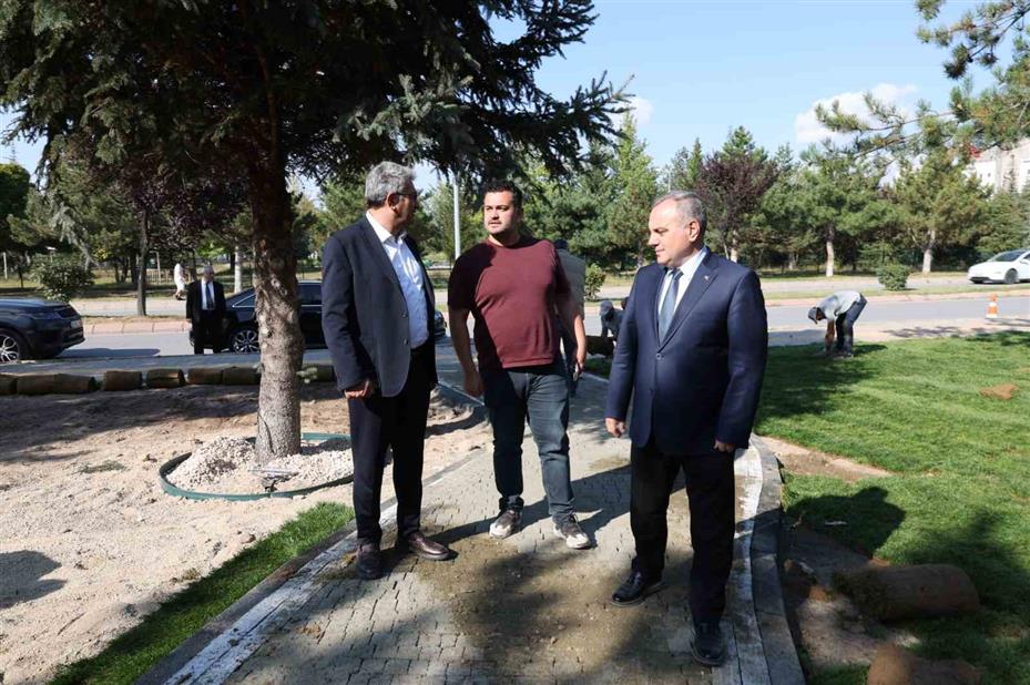 Rektör Prof. Dr. Altun, yapımı devam eden parkı inceledi