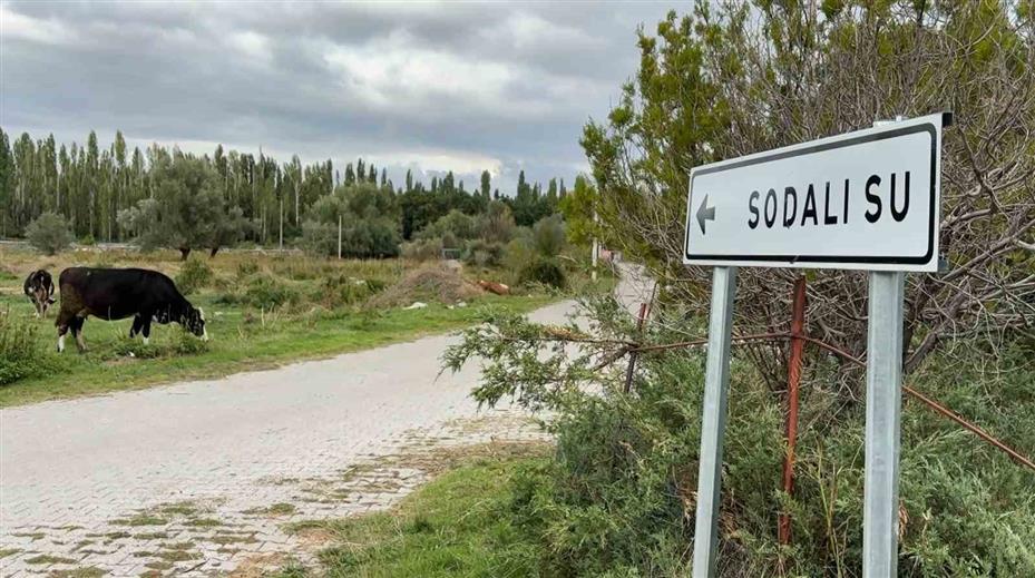 Aksaray’da yeraltından gazlı su çıkıyor