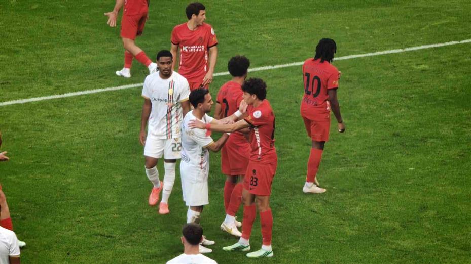 Trendyol Süper Lig: Gençlerbirliği: 2 - Amed Sportif Faaliyetler: 2 (Maç sonucu)