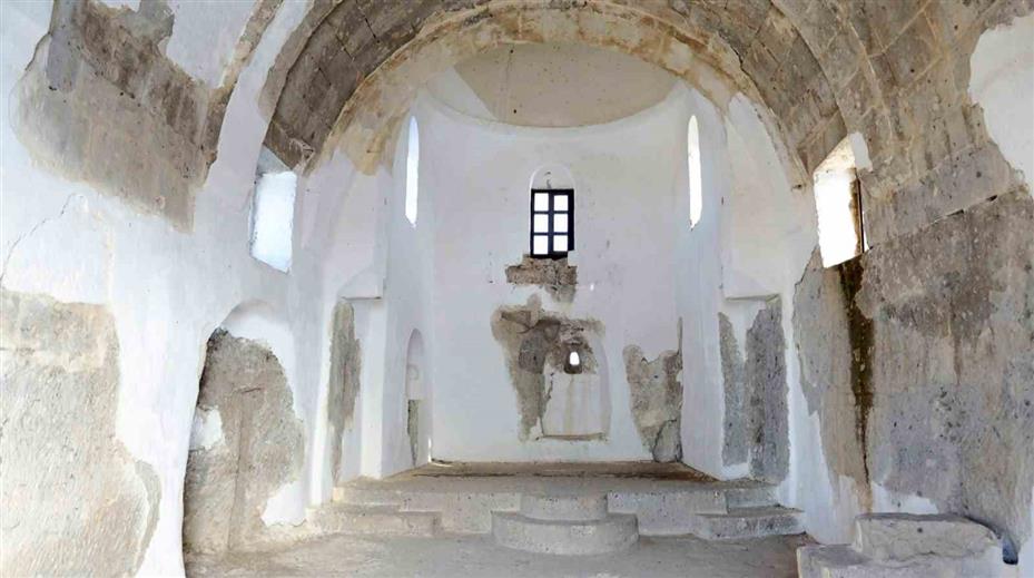 Yüksek Kilise yerli ve yabancı turistleri ağırlamaya devam ediyor