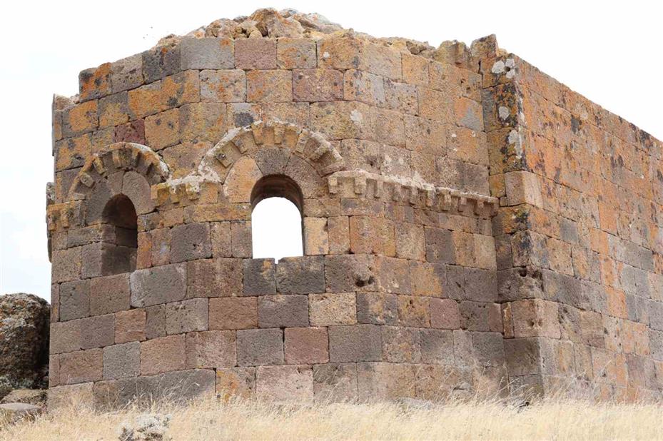 Aksaray’ın saklı mirası Ana Sultan Tepesi’nde 725 yıllık kilise