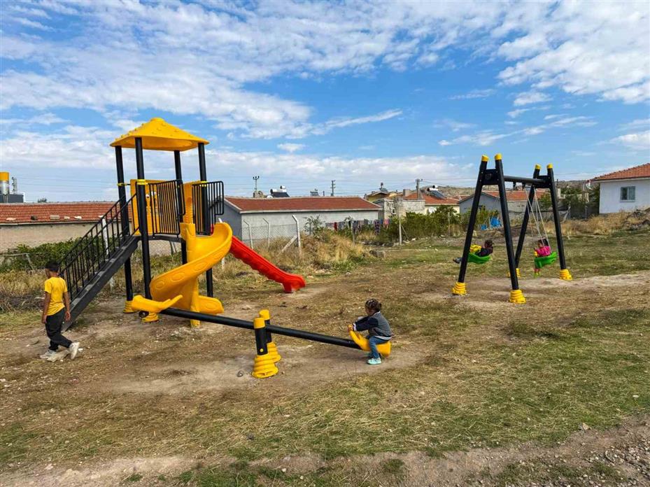 Aksaray’da 13 köye oyun grubu ve sosyal donatı malzemesi