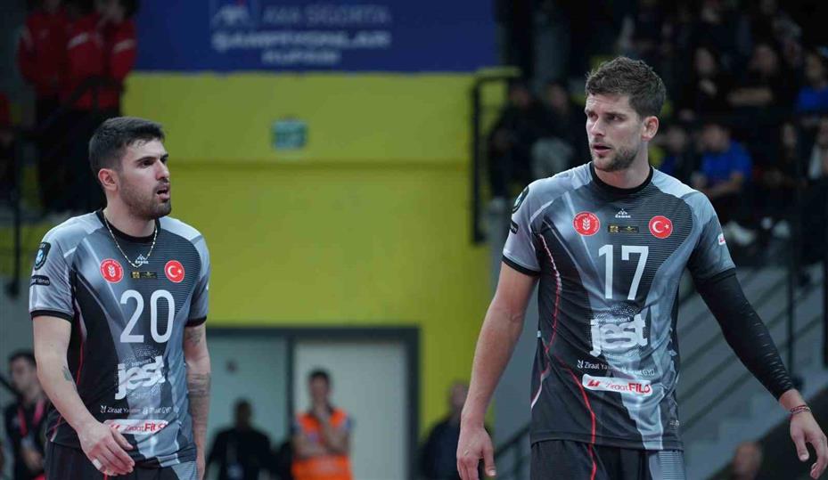 Voleybolda Şampiyonlar Kupası’nı kazanan Galatasaray, 7 yıl sonra kupa sevinci yaşadı