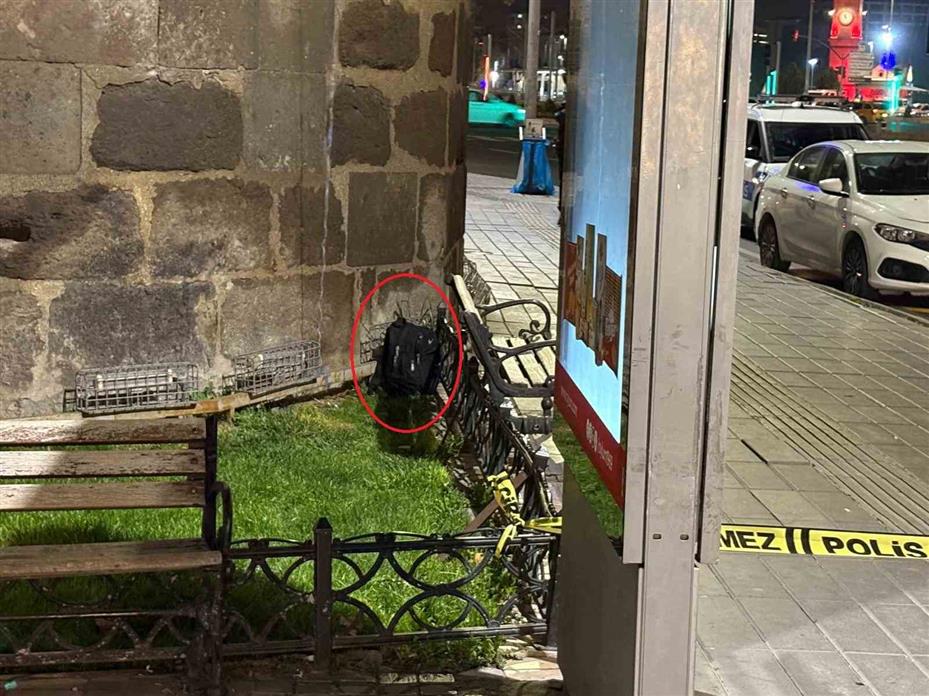Kayseri’de şüpheli çanta fünye ile patlatıldı