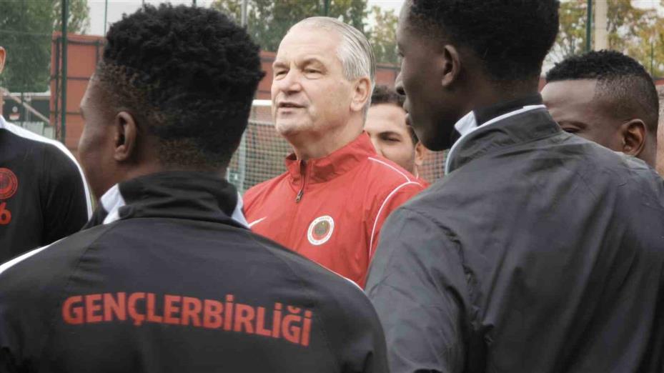 Bernd Storck: "Galatasaray’a karşı iyi bir maç çıkaracağımızı düşünüyorum"