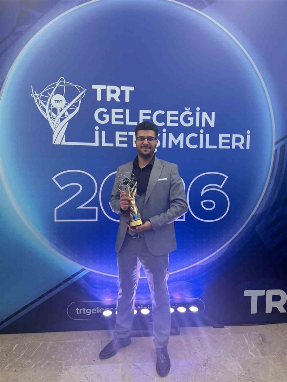 Anadolu Üniversitesi öğrencileri TRT Geleceğin İletişimcileri Yarışması’ndan 5 ödülle döndü