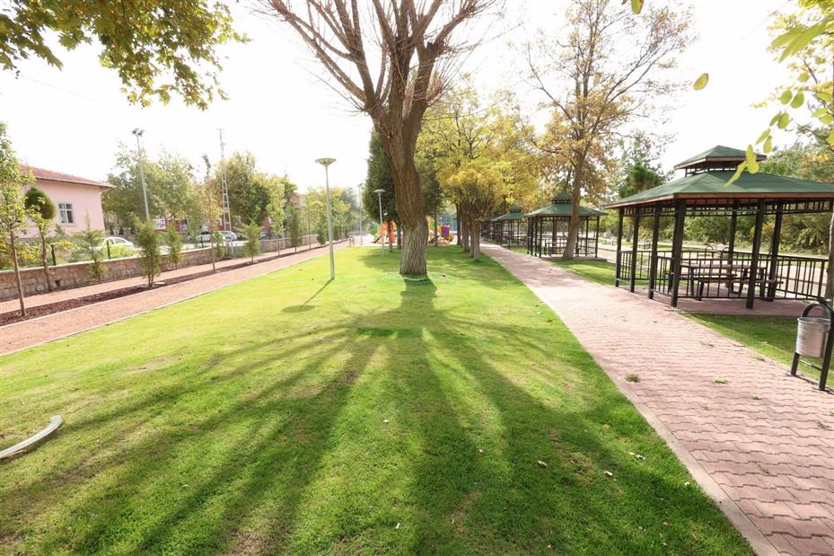 Gürpınar mahallesinde yenilenen Deringöz Parkı ve yüzme havuzu tanıtılacak