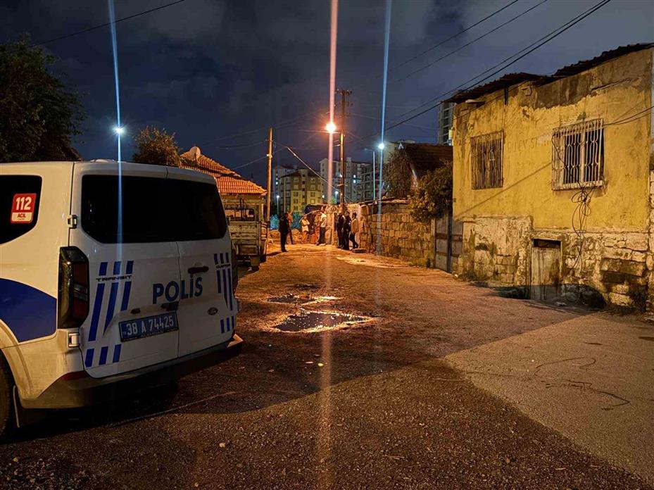 Prizi tamir ederken akıma kapılan genç yaralandı