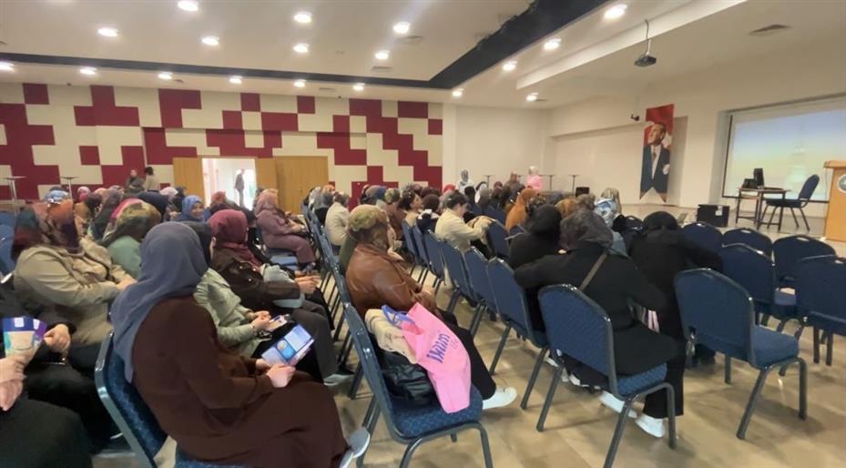 Sivas’ta kursiyerlere kanserde erken teşhisin önemi anlatıldı