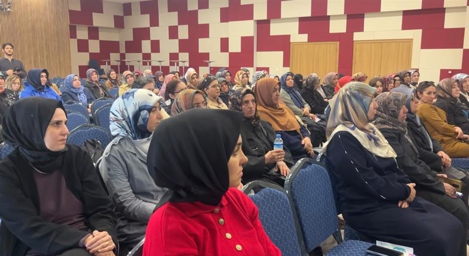 Sivas’ta kursiyerlere kanserde erken teşhisin önemi anlatıldı