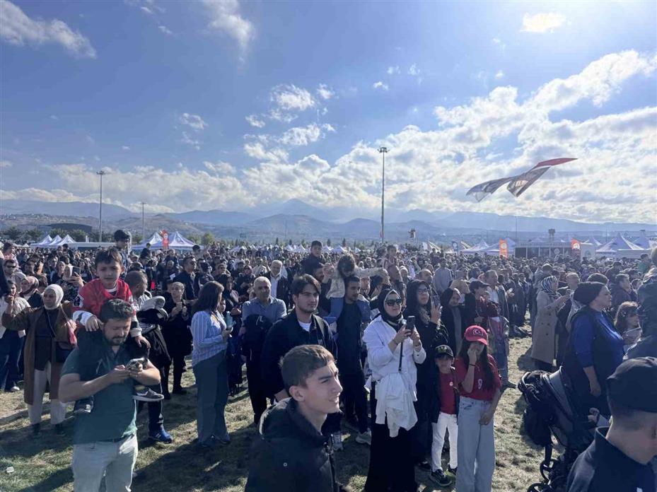 Türk Yıldızları gösterileriyle hayran bıraktı