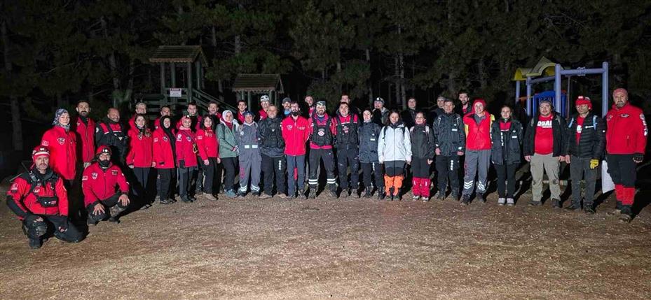 Eskişehir’de gece vakti zorlu arazi şartlarında arama kurtarma tatbikatı