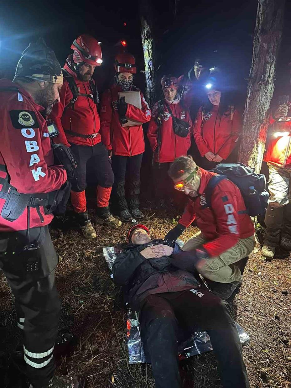 Eskişehir’de gece vakti zorlu arazi şartlarında arama kurtarma tatbikatı
