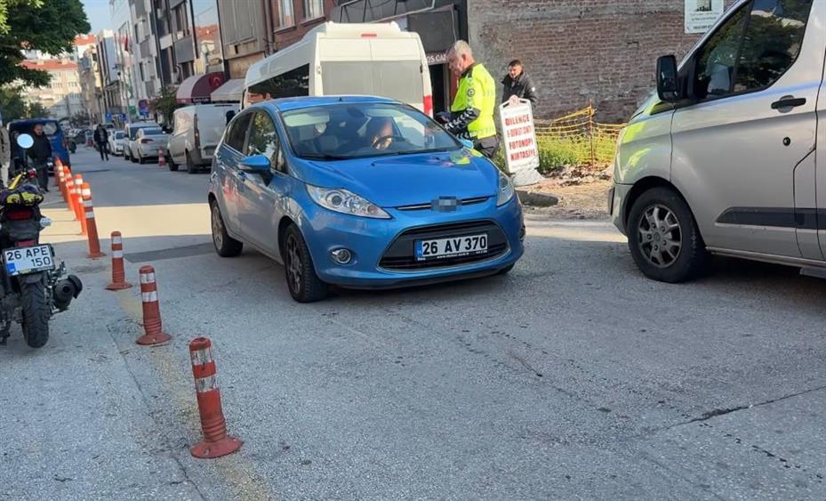 "Duruşmaya geç kaldım" diyerek ters yönde gitmekte ısrar eden avukata 13 bin TL ceza
