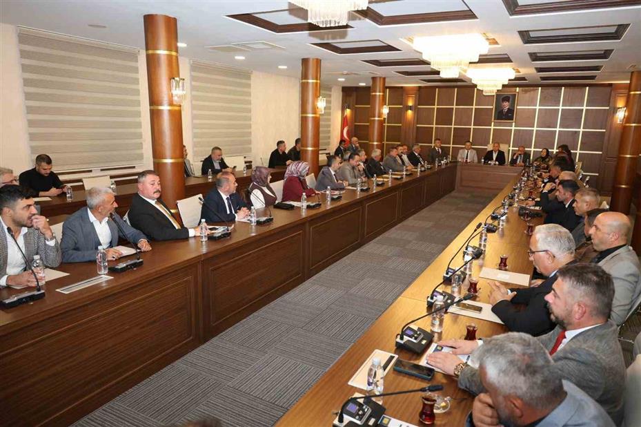 Başkan Önal, Muhtarlar Günü’nde mahalle muhtarlarıyla buluştu