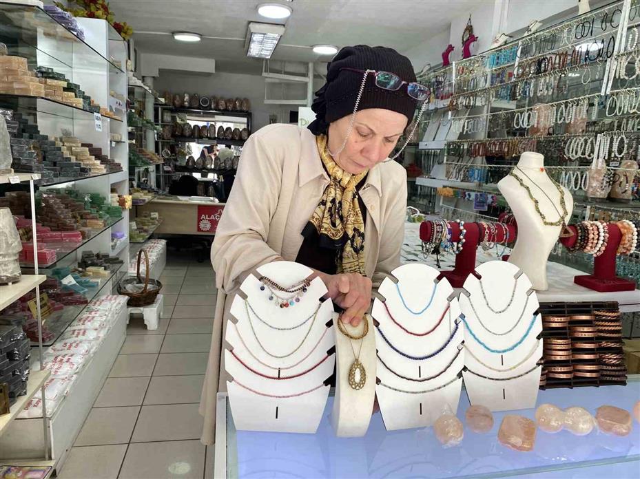 Doğal taşlardan yapılan takılar ilgi görüyor