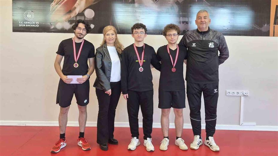 Anadolu Üniversitesi’nde "Bağımsızlık Yılı" masa tenisi turnuvası düzenlendi