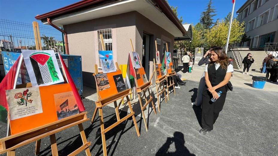Karaman’da Filistin’e destek için hayır panayırı ve resim sergisi düzenlendi