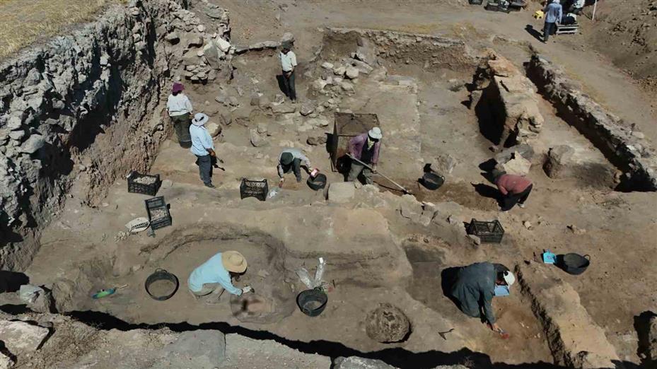 Cumhuriyet tarihinin en uzun soluklu kazısında bir ilk: Mozaikli yapı bulundu