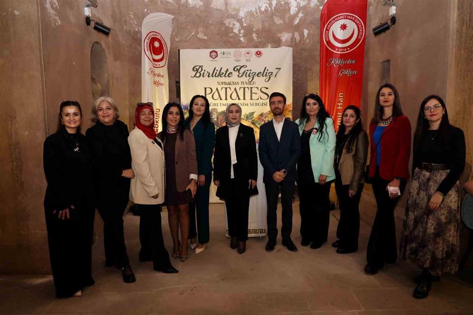 Niğde’de patates bu kez topraktan tuvale taşındı
