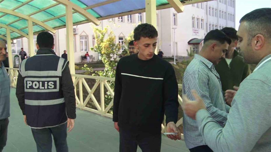 Sivas’ta KPSS Ortaöğretim heyecanı küpeleri unutturdu