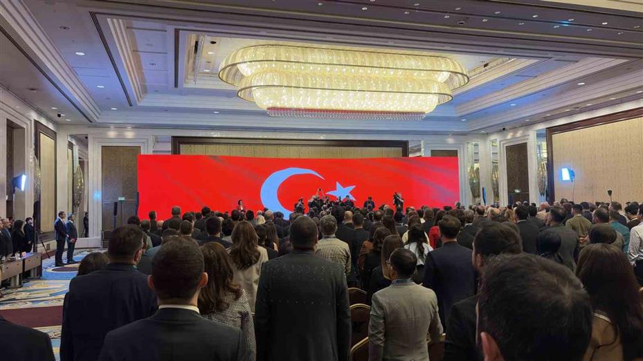 Bakan Bayraktar: "Milli Enerji 2040 kapsamında elektrik iletim ve dağıtım altyapımızda yaklaşık 100 milyar dolarlık bir yatırım öngörüyoruz"