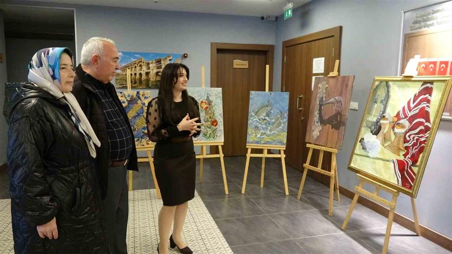 Cumhuriyet Bayramı sergisinde Türk kültürünü yansıtan eserler dikkat çekti