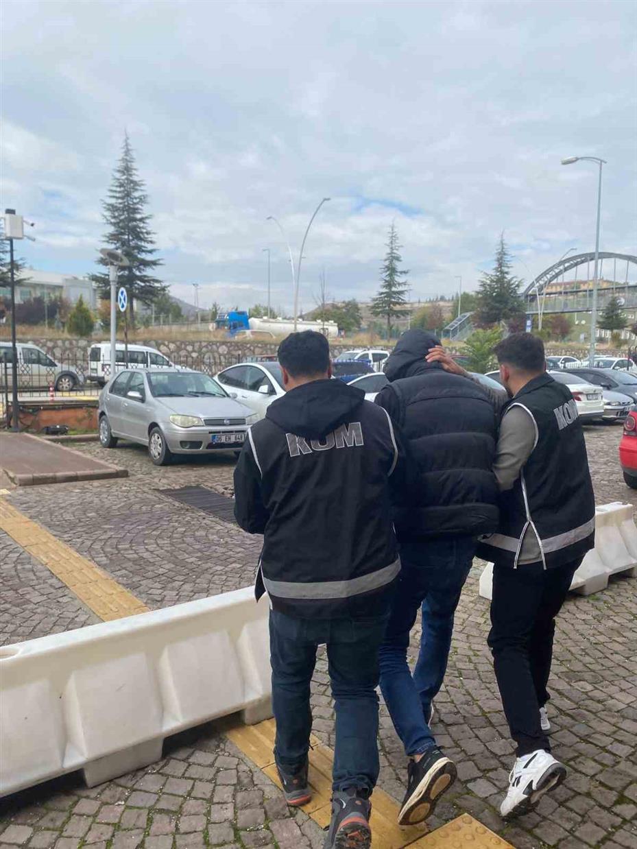 Çankırı’da 46 yıl hapis cezasıyla aranan hükümlü metruk evde yakalandı