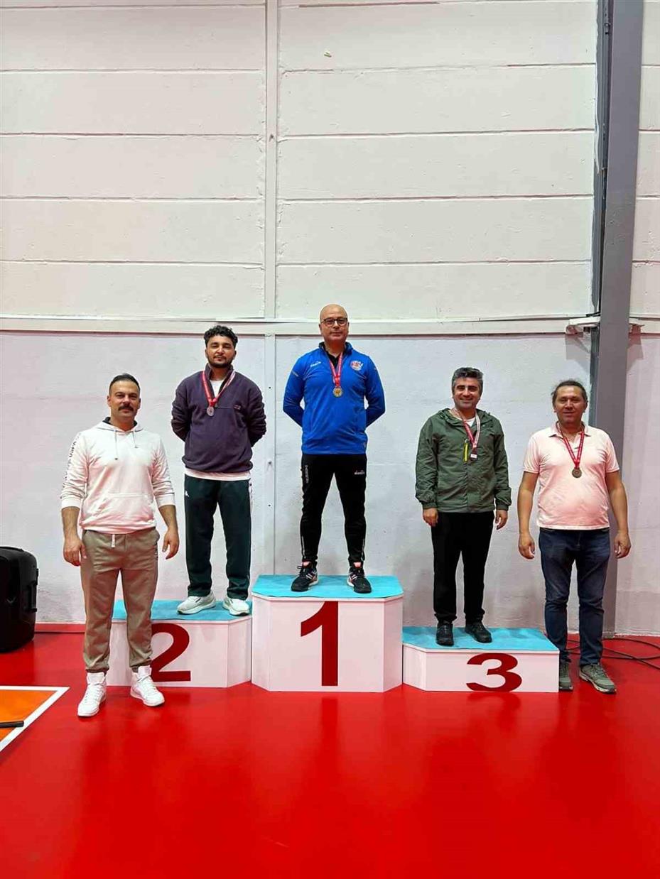 Sivrihisar’da 29 Ekim Cumhuriyet coşkusu dart turnuvasıyla taçlandı