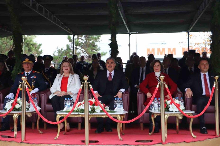 Eskişehir’de 29 Ekim Cumhuriyet Bayramı coşkuyla kutlandı