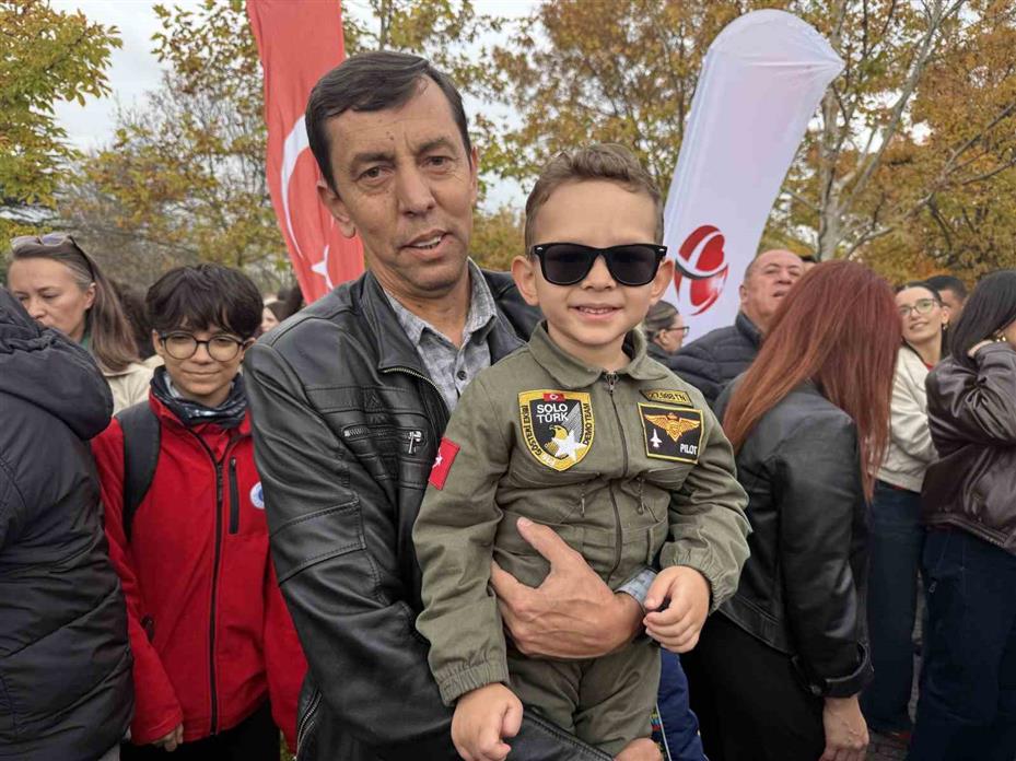 SOLOTÜRK Eskişehir semalarında nefes kesti