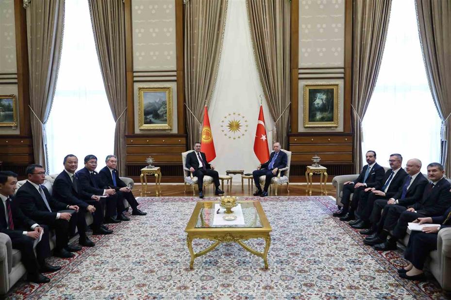Cumhurbaşkanı Erdoğan, Kırgızistan Cumhurbaşkanı Caparov ile bir araya geldi